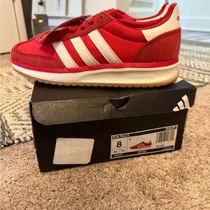 New in box, men’s Adidas Run 70’s 2.0 Sneakers, size 8 or can fit a women’s 9.5